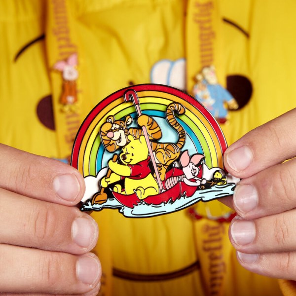 PIN'S-verzamelaar Winnie en zijn vrienden glijden op een regenachtige dag Limited edition - Disney