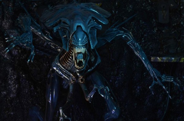 Aliens beeldje Ultra Deluxe Alien Koningin 38 cm