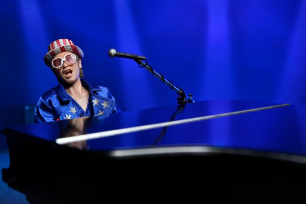 Elton John Figuur Gekleed Live in '76 Deluxe Set 20 cm