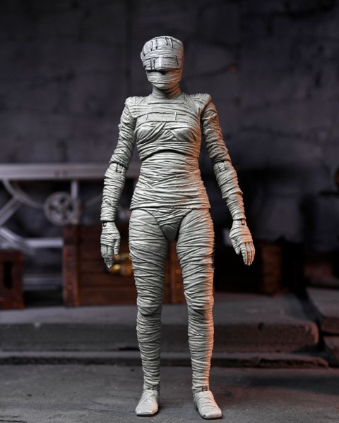 Universal Monsters beeldje Ultieme Bruid van Frankenstein (Kleur) 18 cm