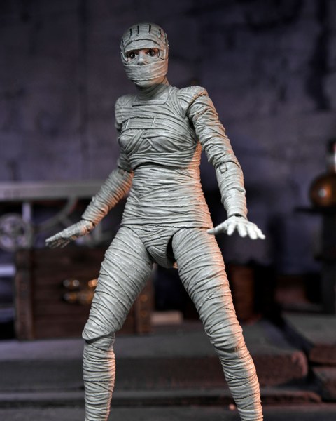 Universal Monsters beeldje Ultieme Bruid van Frankenstein (Kleur) 18 cm