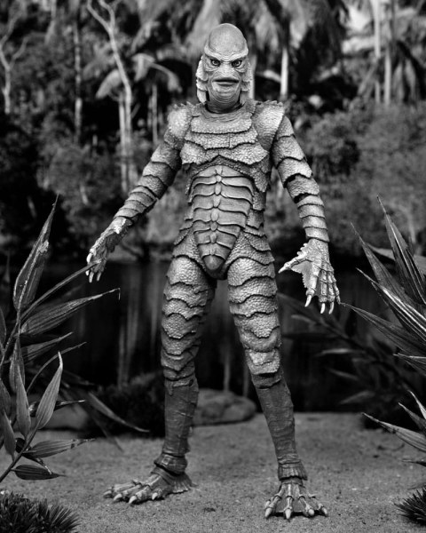 Universal Monsters Figuur Ultieme wezen uit de Black Lagoon (Z&W) 18 cm