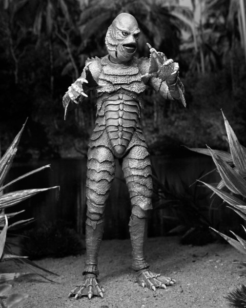 Universal Monsters Figuur Ultieme wezen uit de Black Lagoon (Z&W) 18 cm