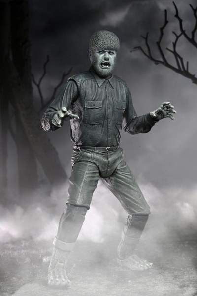 Universal Monsters beeldje Ultimate The Wolf Man (Zwart & Wit) 18 cm