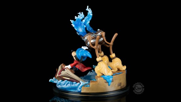 FANTASIA MICKEY DE TOVENAARSleerling - Q-FIG MAX ELITE