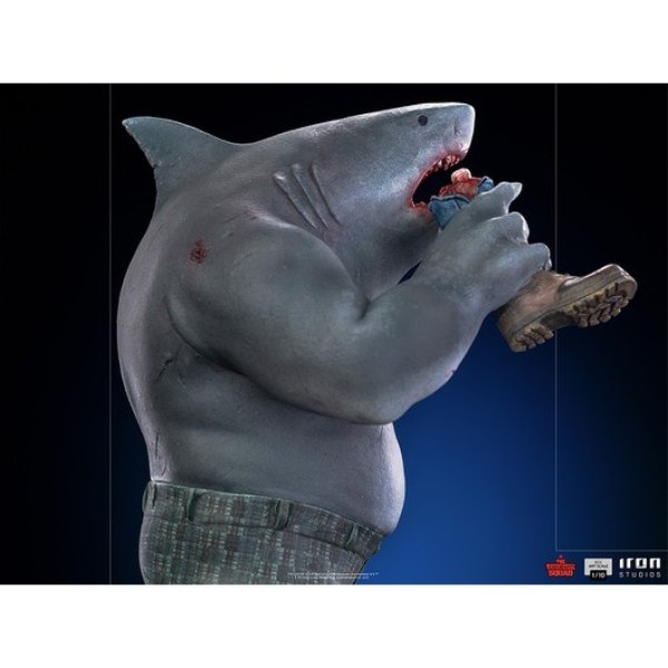 DE SUICIDE SQUAD KING SHARK ART SCALE - DC COMICS
