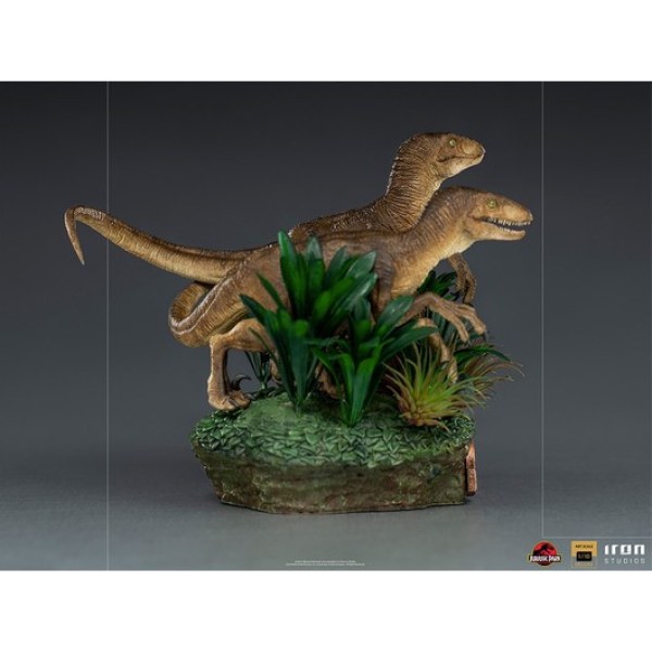 TWEE VELOCIRAPTORS ART SCALE DELUXE - JURASSIC PARK
