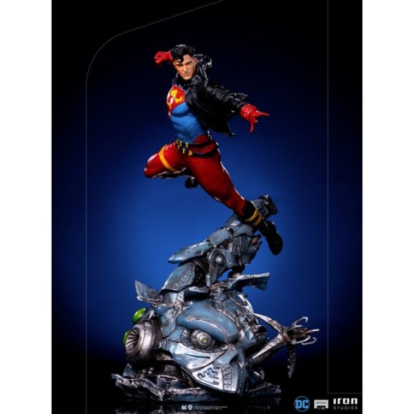 SUPERBOY ART SCALE - DC COMICS