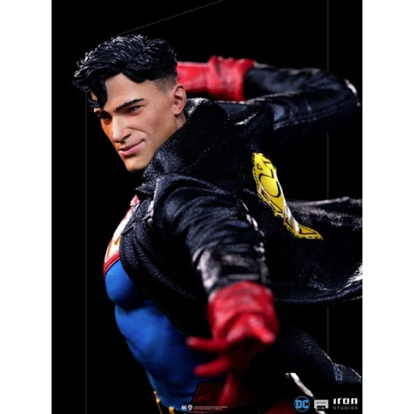 SUPERBOY ART SCALE - DC COMICS