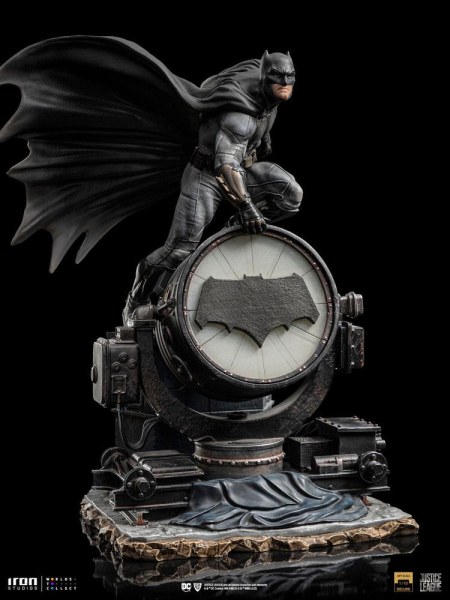 Batman op Batsignal Art Scale Deluxe - Justice League