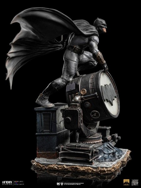 Batman op Batsignal Art Scale Deluxe - Justice League