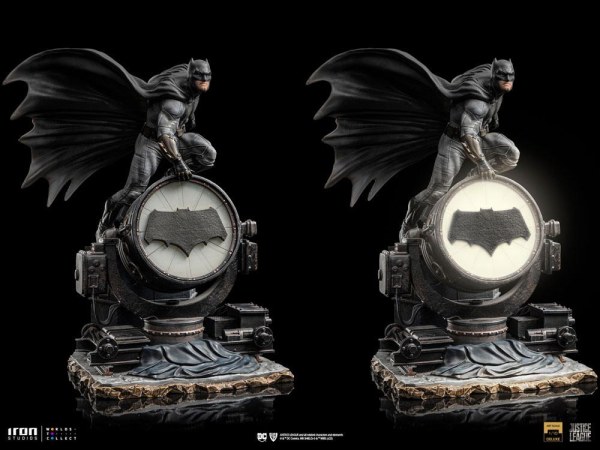 Batman op Batsignal Art Scale Deluxe - Justice League