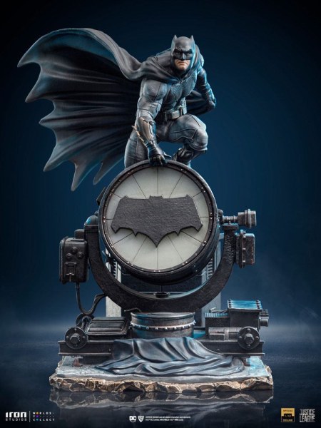 Batman op Batsignal Art Scale Deluxe - Justice League