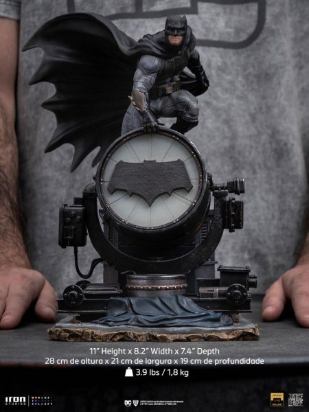 Batman op Batsignal Art Scale Deluxe - Justice League