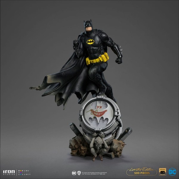 BATMAN BLACK VERSION ART SCALE DELUXE - DC COMICS