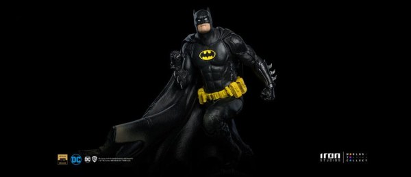 BATMAN BLACK VERSION ART SCALE DELUXE - DC COMICS