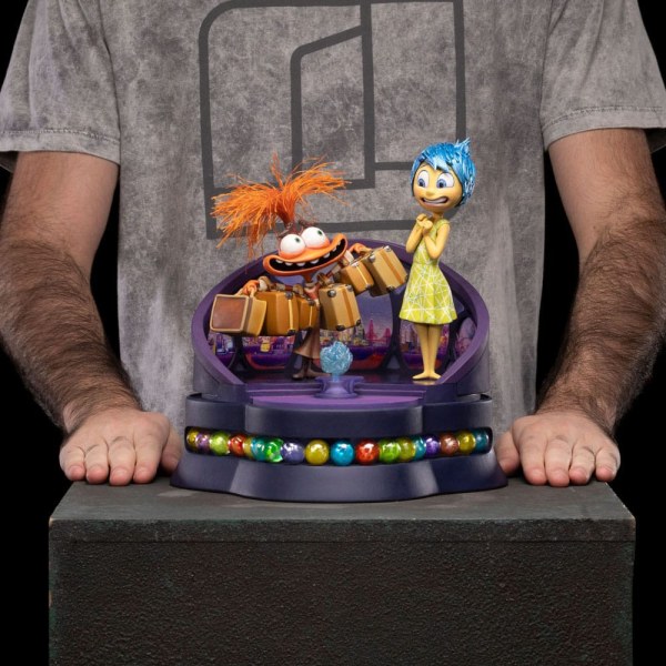 Inside Out 2 beeldje 1/10 Deluxe Art Scale Joy and Anxiety 26 cm - Disney Pixar
