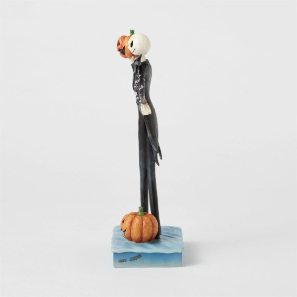 Jack Holding Pumpkin-figuur - DISNEY TRADITIONS