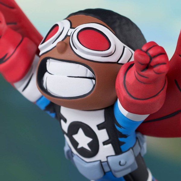 Marvel Animated Falcon beeldje 13 cm