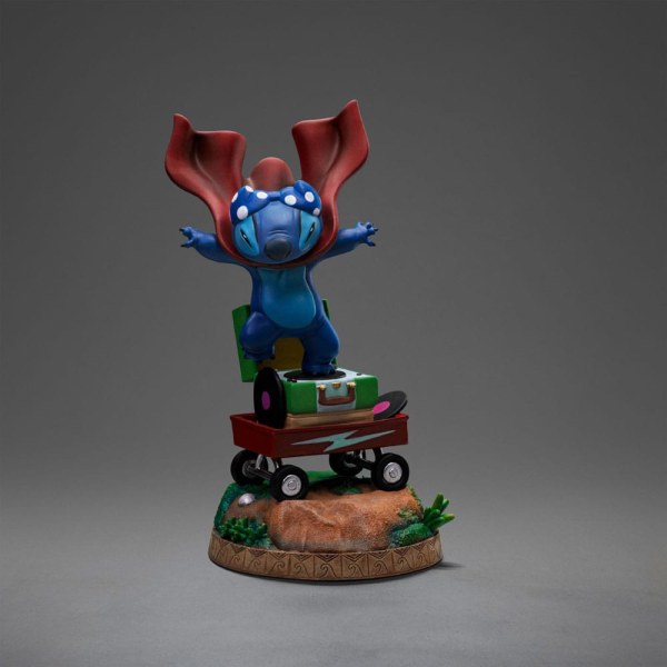 Lilo & Stitch beeldje 1/10 Art Scale Stitch Laundry 19 cm