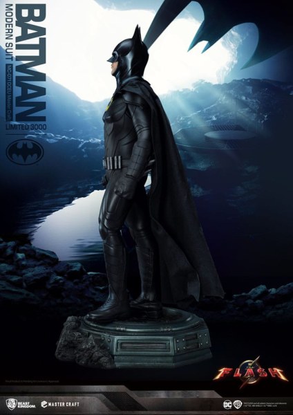 Batman beeldje Master Craft Batman Modern Suit 42 cm
