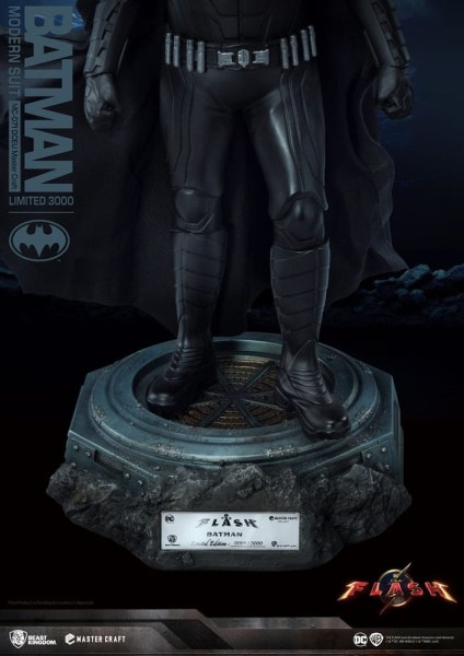 Batman beeldje Master Craft Batman Modern Suit 42 cm