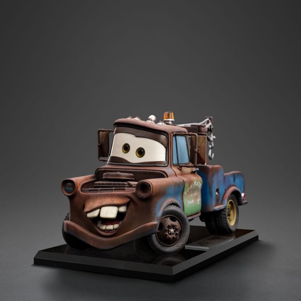 Cars beeldje 1/10 Art Scale Tow Mater 17 cm
