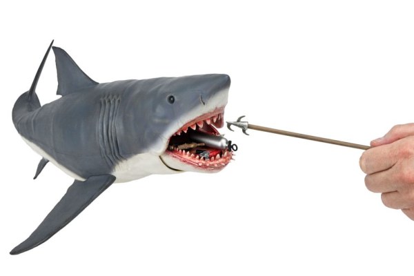 Jaws beeldje 12" Head to Tail The Game of Jaws 50th Anniversary 38 cm