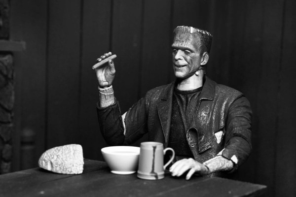 Universal Monsters beeldje Ultimate Frankenstein's Monster (Bride of Frankenstein) (Z&W) 18 cm