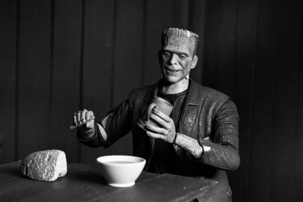 Universal Monsters beeldje Ultimate Frankenstein's Monster (Bride of Frankenstein) (Z&W) 18 cm