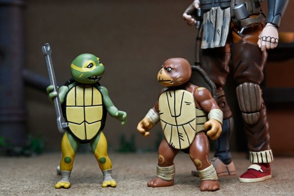 Ninja Turtles (The Last Ronin The Lost Years) beeldje Synja Grammy April met Baby Yi & Moja 18 cm