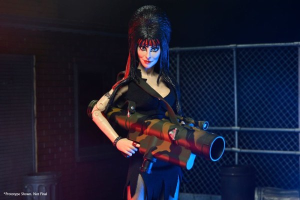 Elvira, Meesteres van het Donkergeklede Commando Elvira 20 cm beeldje