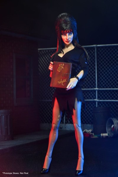 Elvira, Meesteres van het Donkergeklede Commando Elvira 20 cm beeldje