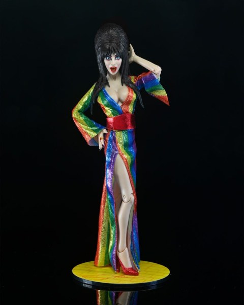 Elvira, Meesteres van de Duisternis beeldje Gekleed Over de Regenboog Elvira 20 cm