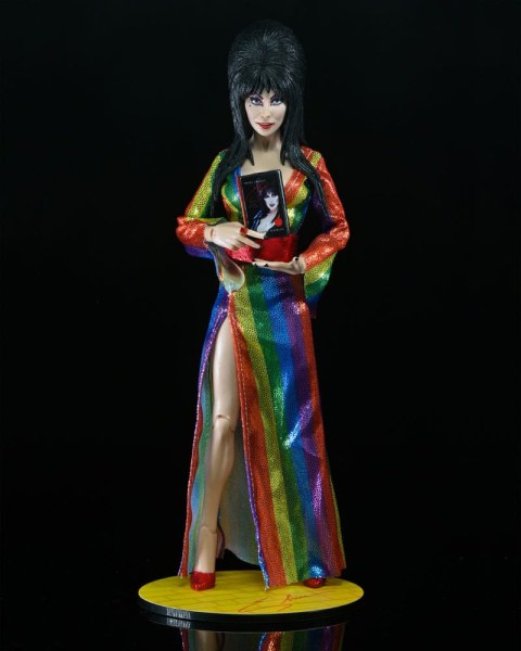 Elvira, Meesteres van de Duisternis beeldje Gekleed Over de Regenboog Elvira 20 cm