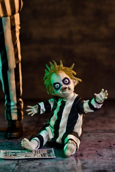 Beetlejuice Beetlejuice beeldje 7 Schaal Ultimate Striped Suit Beetlejuice 18 cm