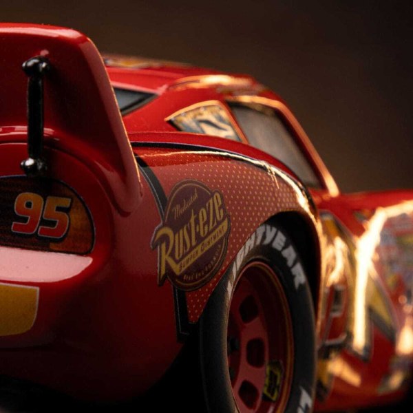 Cars beeldje 1/10 Art Scale Bliksem McQueen 11 cm
