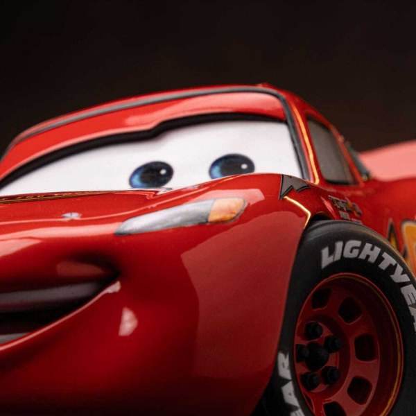 Cars beeldje 1/10 Art Scale Bliksem McQueen 11 cm
