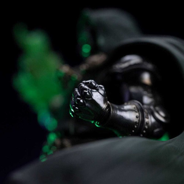 De Infinity Gauntlet Marvel Legends Diorama beeldje 1/10 Art Scale Infinity Doctor Doom Deluxe Edition 42 cm