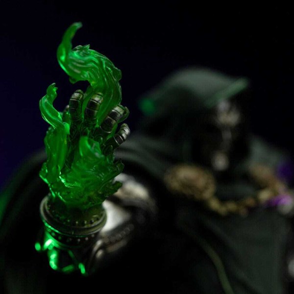 De Infinity Gauntlet Marvel Legends Diorama beeldje 1/10 Art Scale Infinity Doctor Doom Deluxe Edition 42 cm