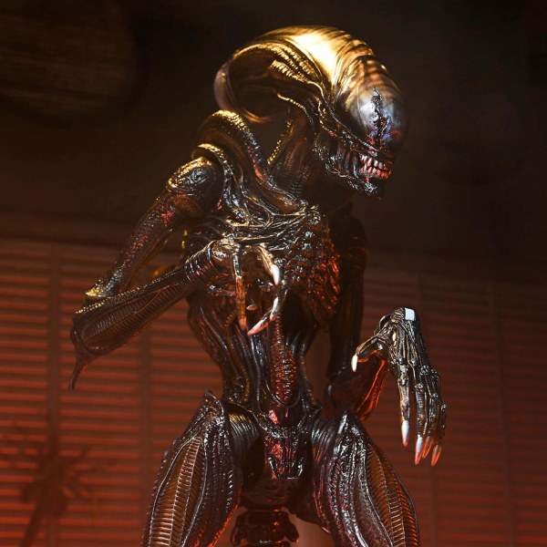 ALIEN: ROMULUS - 7" SCHAAL ACTIEFIGUUR - ULTIEME VERSCHROKKEN XENOMORPH