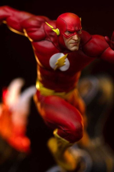 DC Comics beeldje 1/10 Art Scale Flash 25 cm