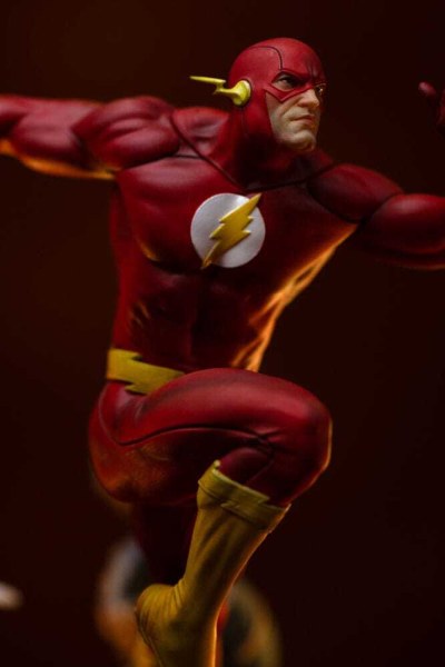 DC Comics beeldje 1/10 Art Scale Flash 25 cm