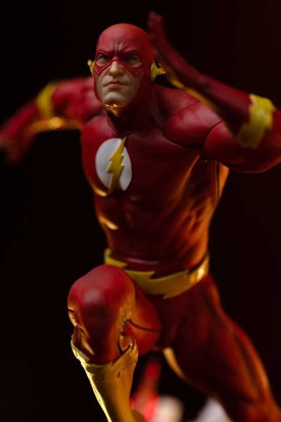 DC Comics beeldje 1/10 Art Scale Flash 25 cm