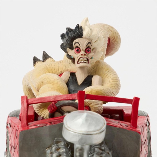 CRUELLA IN CAR MUSICAL - DISNEY TRADITIONS