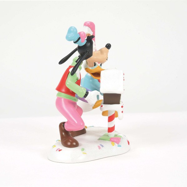 DONALD & GOOFY MAKEN EEN ROMMEL - DISNEY VILLAGE