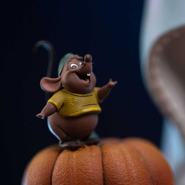 Disney Classics beeldje 1/10 Art Scale Assepoester 25 cm