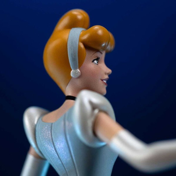 Disney Classics beeldje 1/10 Art Scale Assepoester 25 cm