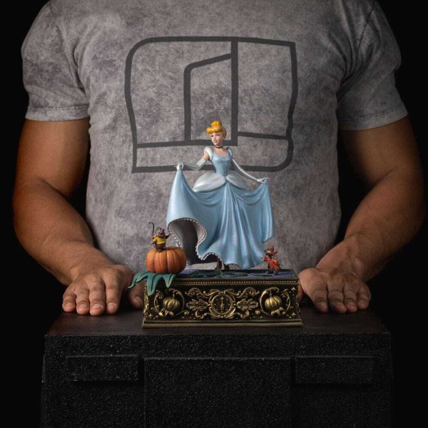 Disney Classics beeldje 1/10 Art Scale Assepoester 25 cm