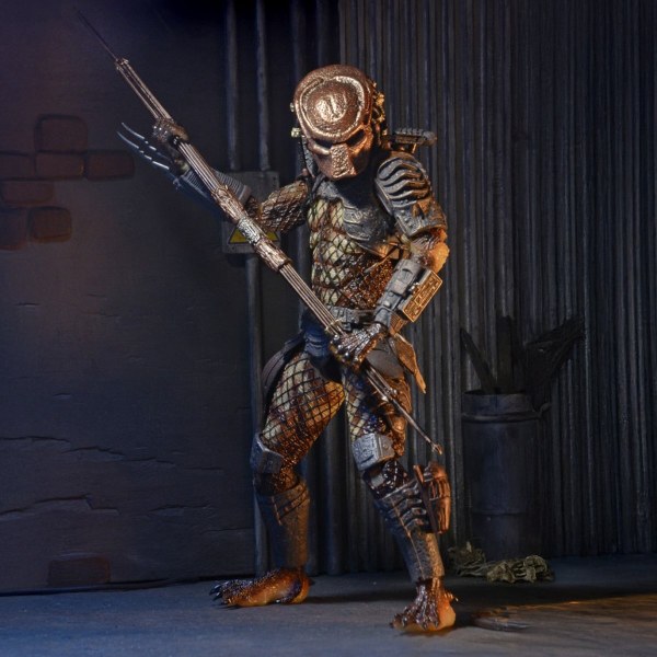 PREDATOR - 7" SCHAAL ACTIEFIGUUR - ULTIMATE CITY HUNTER